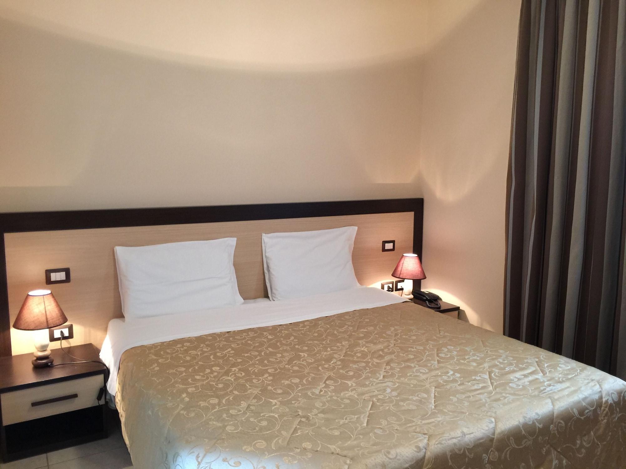 De La Relais Hotel 3*