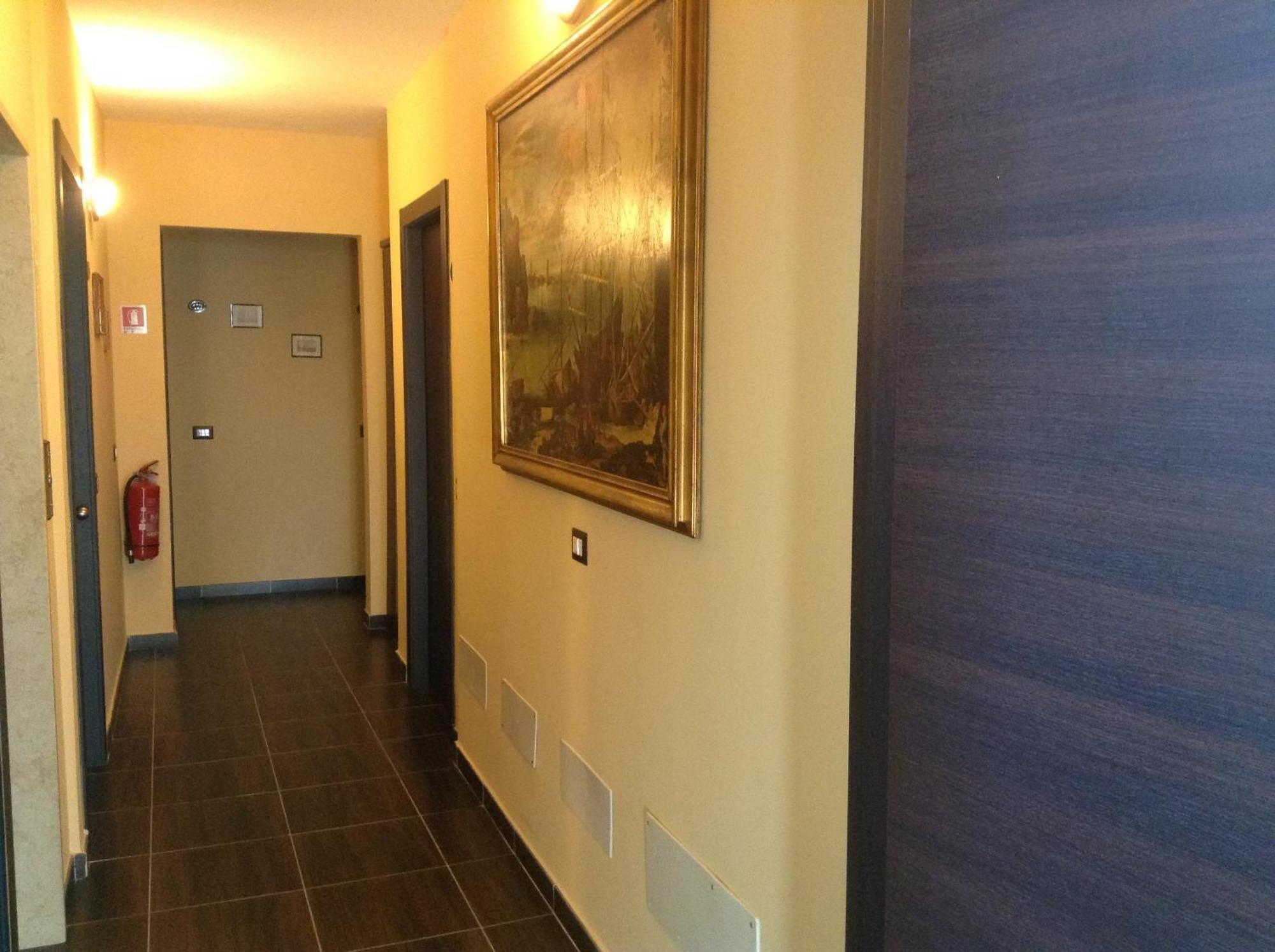 Hotel De La Relais 3*