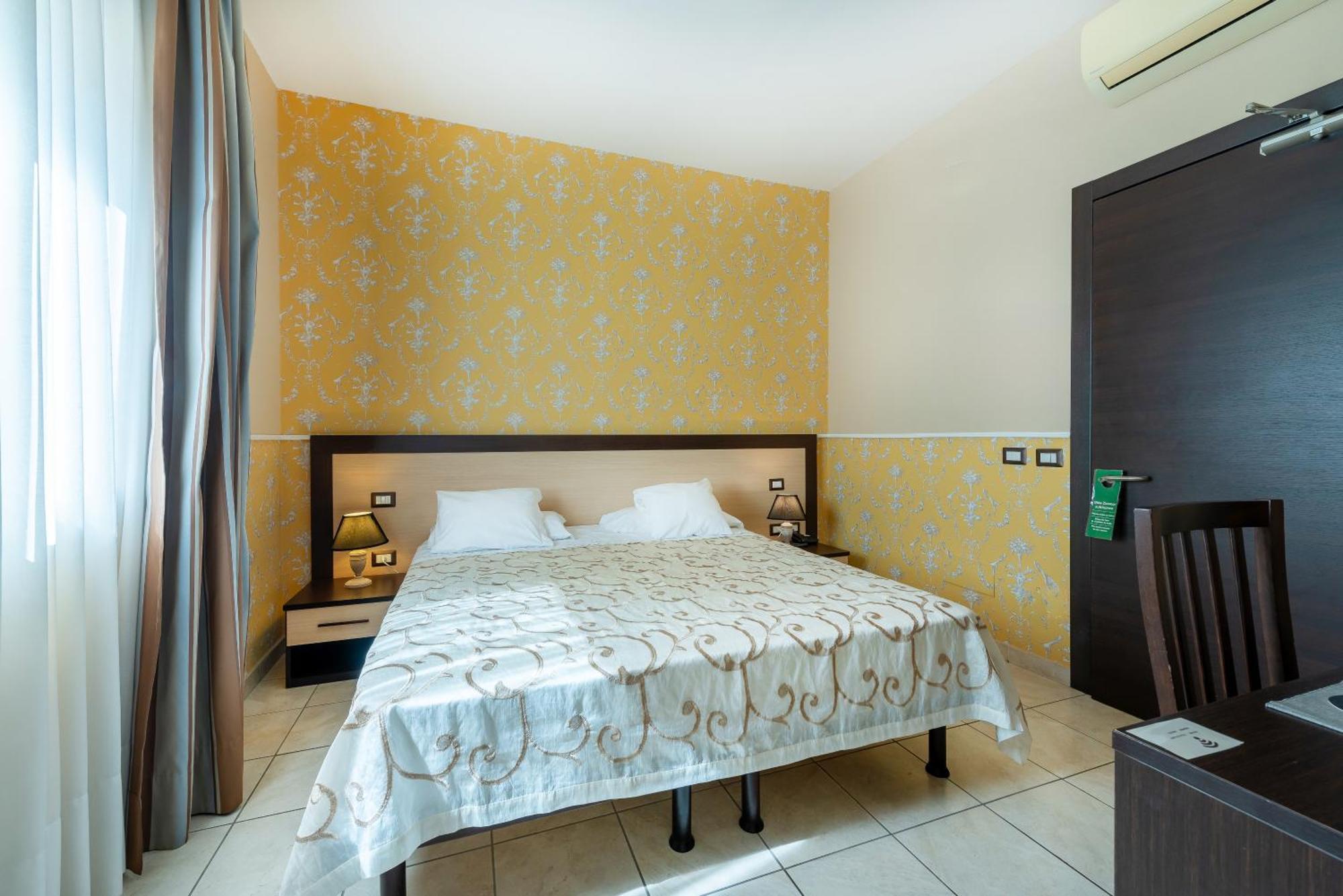 De La Relais Hotel 3*