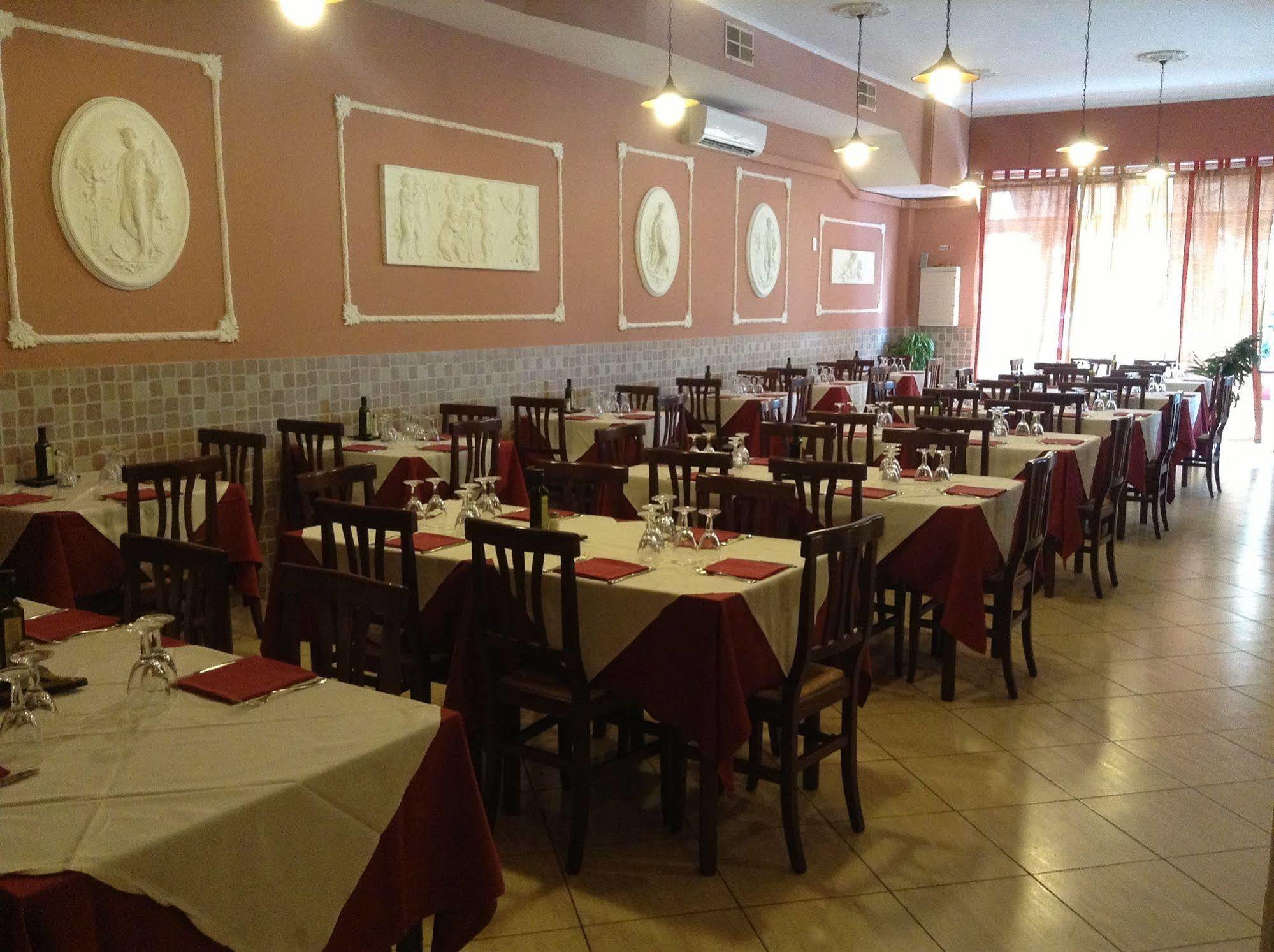 De La Relais Hotel 3*
